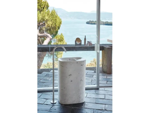 Lavabo di design a colonna in marmo bianco di Carrara Nivis di Agape